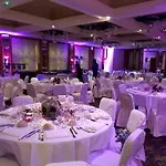 花园姆豪斯中央酒店 4* 牟罗兹