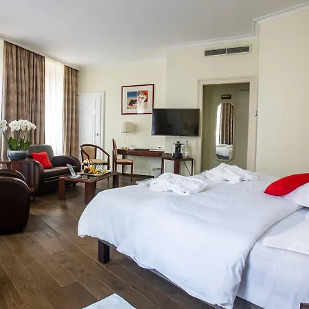 Du Parc - Centre Hotel 4*