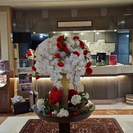 花园姆豪斯中央酒店 酒店
