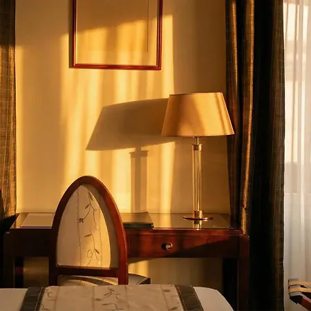 Du Parc - Centre Hotell 4*